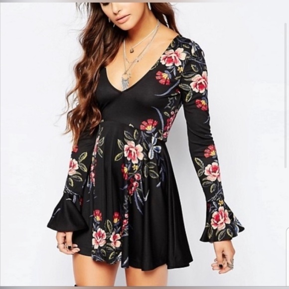 Free People Fit Flare Short Black Open Back Bell Sleeve Floral Dress Size S - Picture 2 of 13